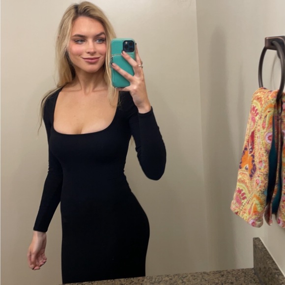 SKIMS Dresses & Skirts - SKIMS Soft Lounge Long Sleeve Dress